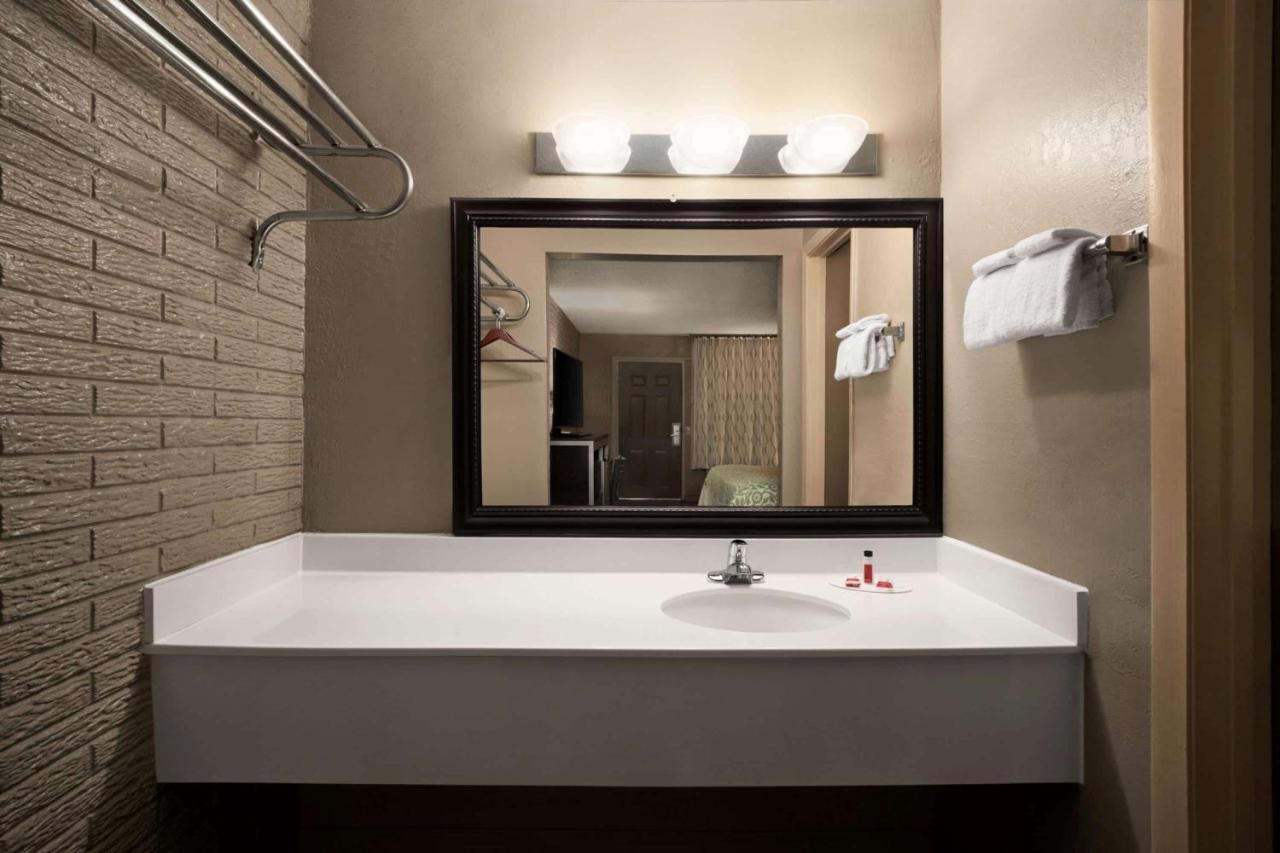 Days Inn By Wyndham Hardeeville/ I-95 State Line ภายนอก รูปภาพ